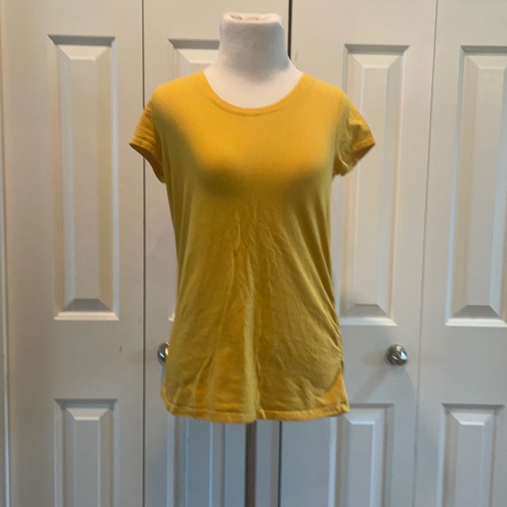 Women’s gold maternity t shirt size medium